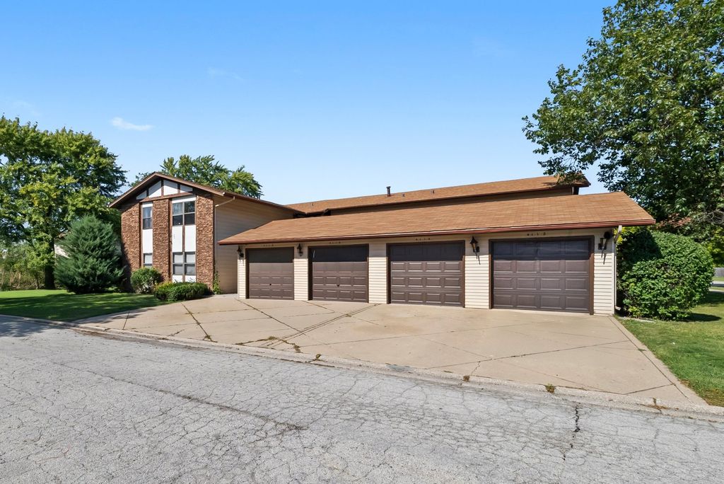 Photo for 4112 192nd Court #209, Country Club Hills, IL 60478 (MLS # 12478937)