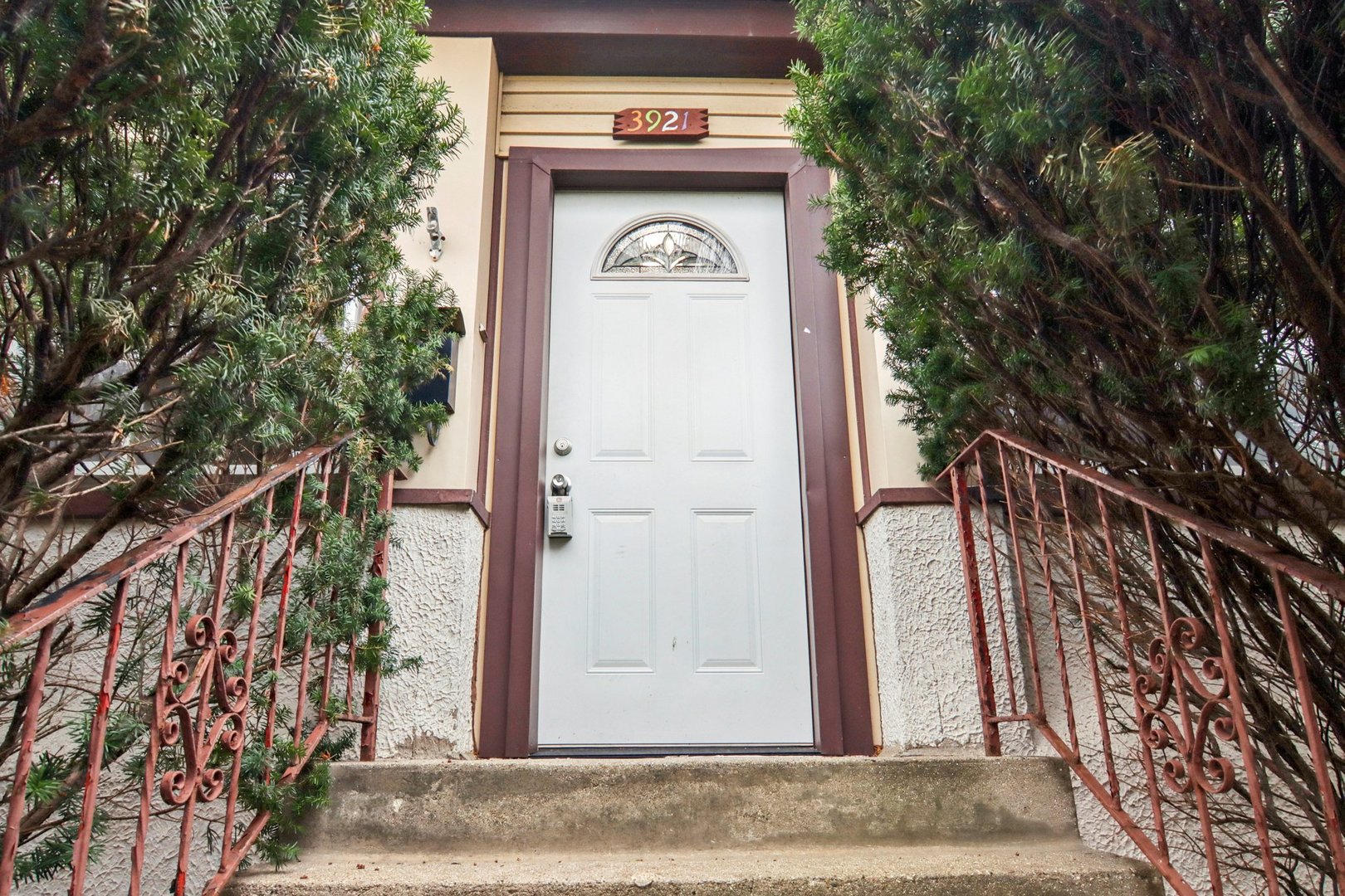 3921 N Newcastle Avenue