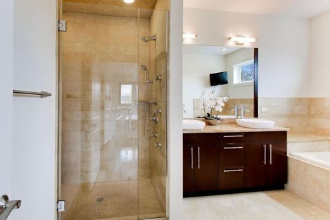 Tiny photo for 3407 N Bell Avenue #B, Chicago, IL 60618 (MLS # 12612107)