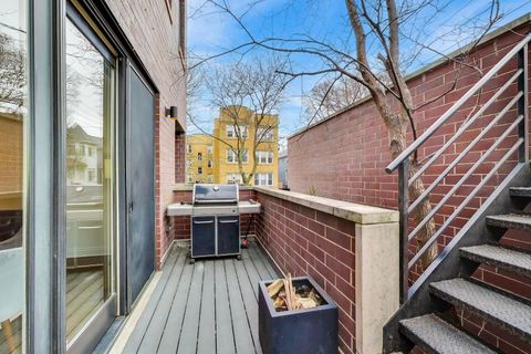 Tiny photo for 3407 N Bell Avenue #B, Chicago, IL 60618 (MLS # 12612107)