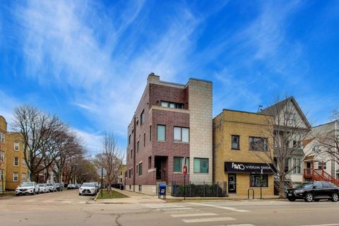 Tiny photo for 3407 N Bell Avenue #B, Chicago, IL 60618 (MLS # 12612107)