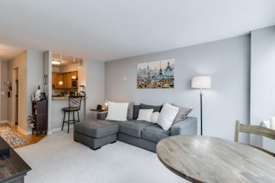 2800 N Lake Shore Drive 813