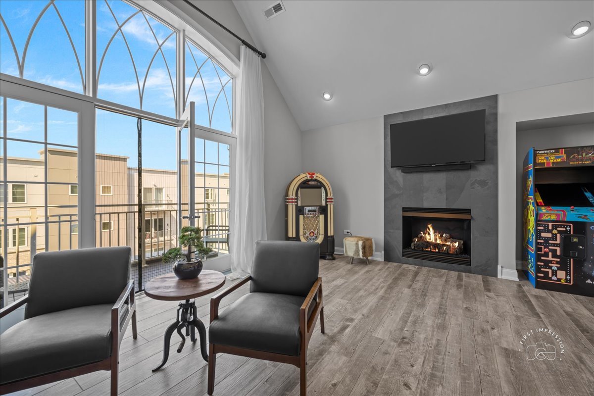 450 S 1st Street 404