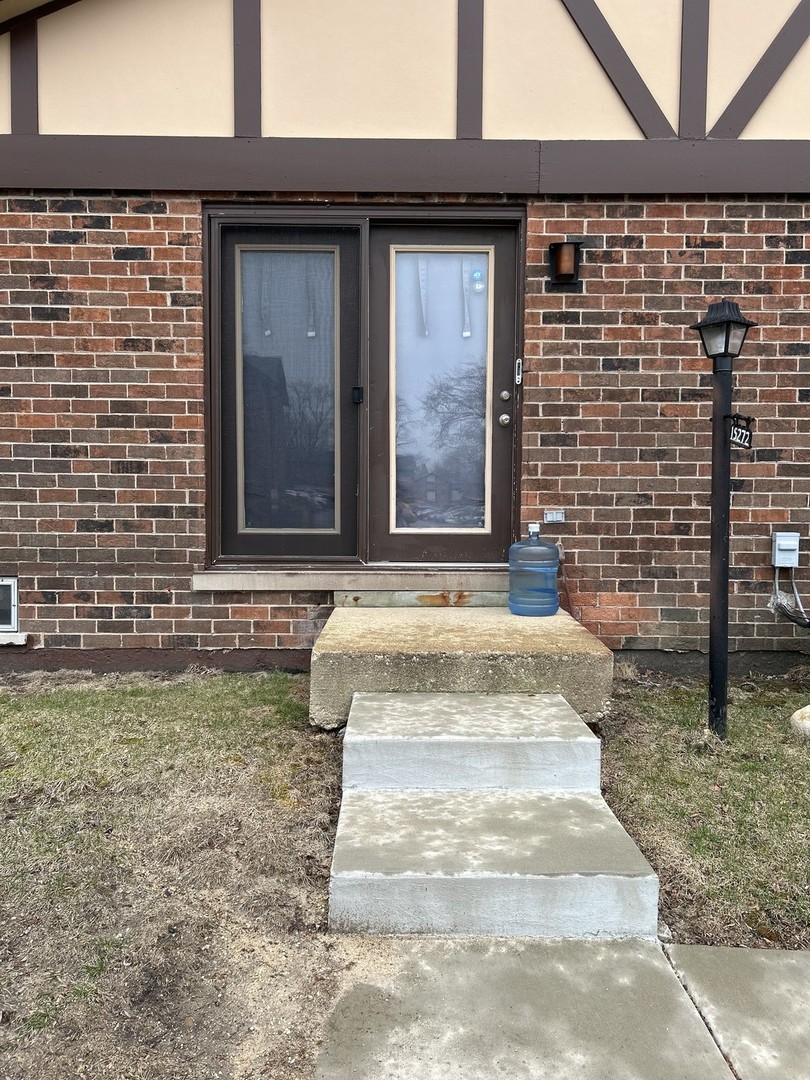 1S272 Stratford Lane