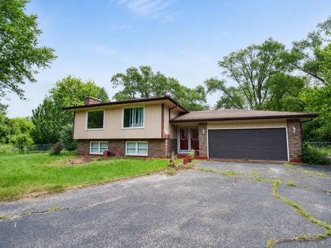 Photo of 3914 Raycraft Road, Woodstock, IL 60098 (MLS # 12702310)