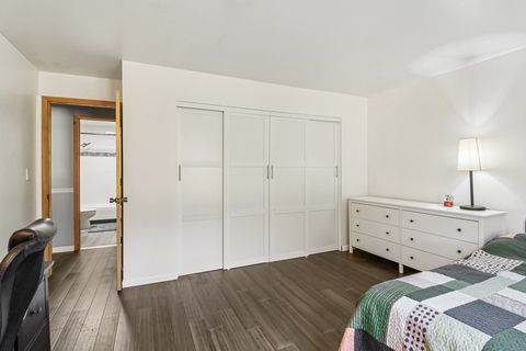 Tiny photo for 1405 E Central Road #122C, Arlington Heights, IL 60005 (MLS # 12517887)