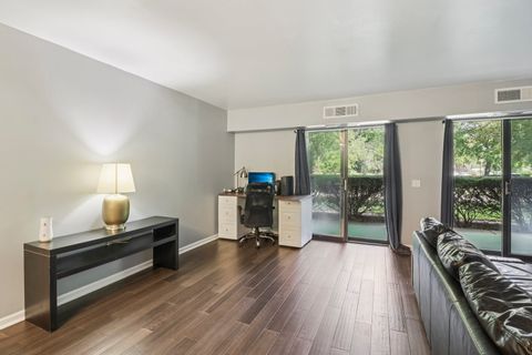 Tiny photo for 1405 E Central Road #122C, Arlington Heights, IL 60005 (MLS # 12517887)