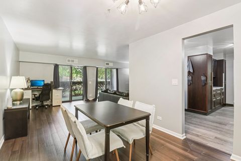 Tiny photo for 1405 E Central Road #122C, Arlington Heights, IL 60005 (MLS # 12517887)