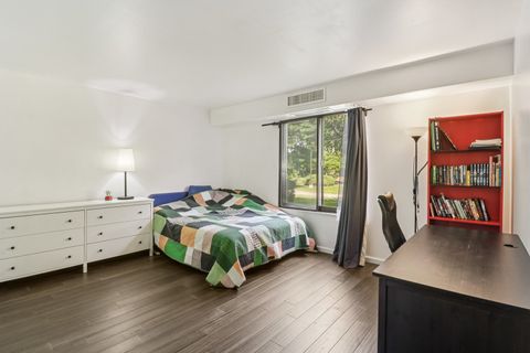 Tiny photo for 1405 E Central Road #122C, Arlington Heights, IL 60005 (MLS # 12517887)