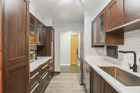 Tiny photo for 1405 E Central Road #122C, Arlington Heights, IL 60005 (MLS # 12517887)