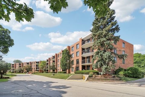 Tiny photo for 1405 E Central Road #122C, Arlington Heights, IL 60005 (MLS # 12517887)