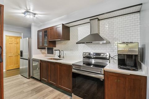 Tiny photo for 1405 E Central Road #122C, Arlington Heights, IL 60005 (MLS # 12517887)