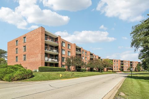 Tiny photo for 1405 E Central Road #122C, Arlington Heights, IL 60005 (MLS # 12517887)