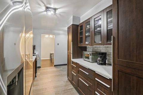 Tiny photo for 1405 E Central Road #122C, Arlington Heights, IL 60005 (MLS # 12517887)