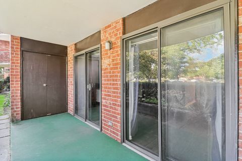 Tiny photo for 1405 E Central Road #122C, Arlington Heights, IL 60005 (MLS # 12517887)