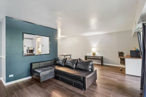 Tiny photo for 1405 E Central Road #122C, Arlington Heights, IL 60005 (MLS # 12517887)