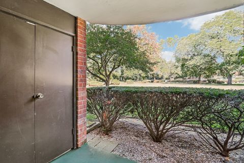 Tiny photo for 1405 E Central Road #122C, Arlington Heights, IL 60005 (MLS # 12517887)