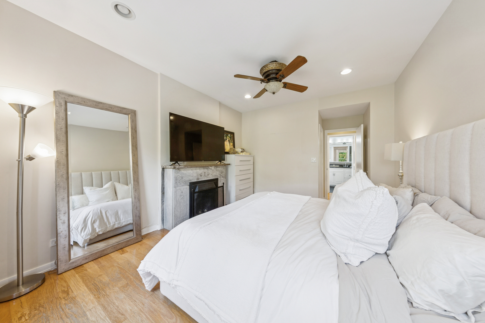 1760 N Wells Street 2A