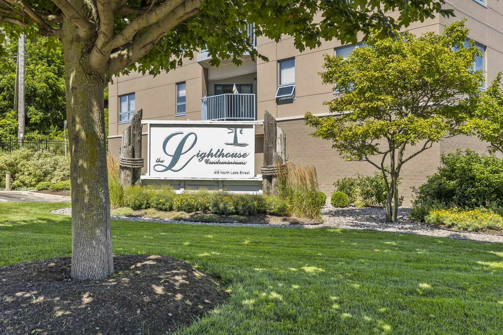 415 N Lake Street 602