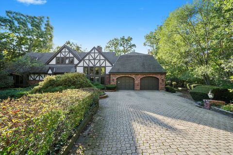 Photo of 23W121 Kings Court, Glen Ellyn, IL 60137 (MLS # 12493394)