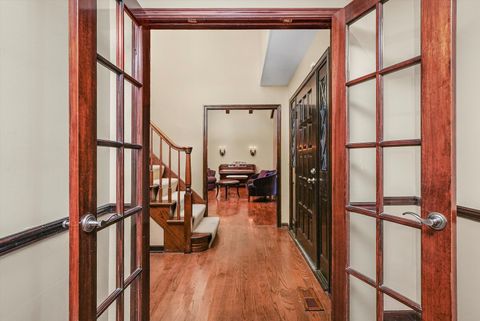 Tiny photo for 23W121 Kings Court, Glen Ellyn, IL 60137 (MLS # 12493394)