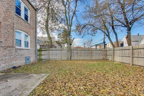 Tiny photo for 5928 W Walton Street, Chicago, IL 60651 (MLS # 12525000)