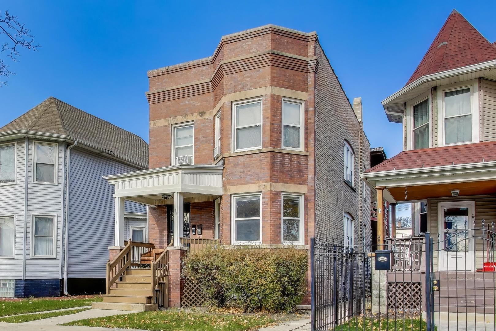 5928 W Walton Street