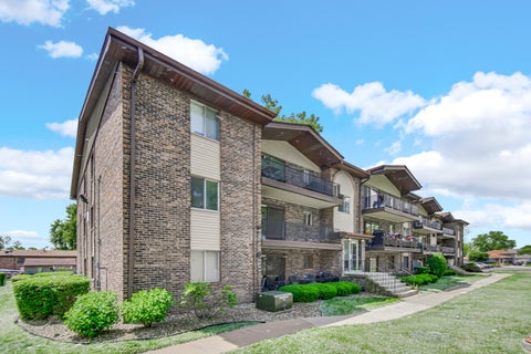 Photo of 13540 Lawler Avenue #77, Crestwood, IL 60418 (MLS # 12664704)