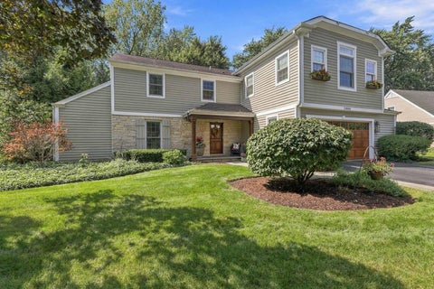Photo of 2068 N Butternut Ln Lane, Northbrook, IL 60062 (MLS # 12770984)