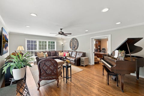 Tiny photo for 2068 N Butternut Ln Lane, Northbrook, IL 60062 (MLS # 12770984)