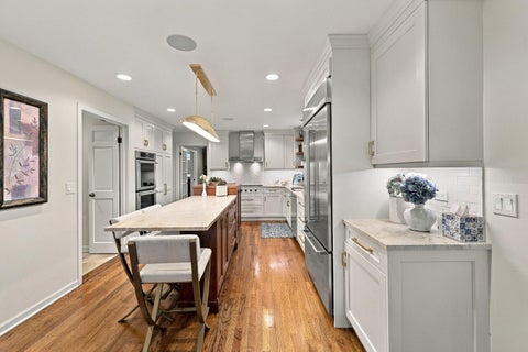 Tiny photo for 2068 N Butternut Ln Lane, Northbrook, IL 60062 (MLS # 12770984)