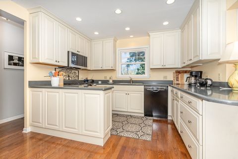 Tiny photo for 5735 Dearborn Parkway, Downers Grove, IL 60516 (MLS # 12519023)