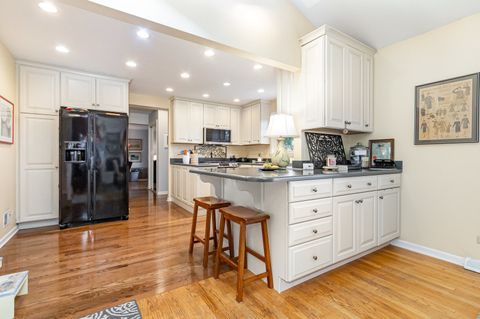 Tiny photo for 5735 Dearborn Parkway, Downers Grove, IL 60516 (MLS # 12519023)