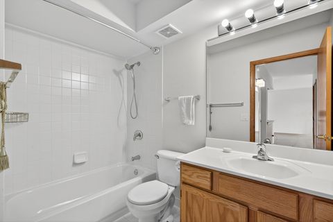 Tiny photo for 5360 N Lowell Avenue #502, Chicago, IL 60630 (MLS # 12481139)