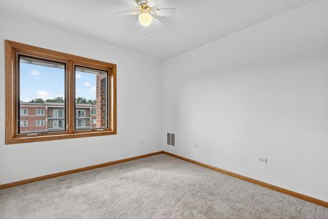 Tiny photo for 5360 N Lowell Avenue #502, Chicago, IL 60630 (MLS # 12481139)