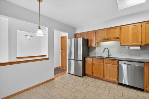 Tiny photo for 5360 N Lowell Avenue #502, Chicago, IL 60630 (MLS # 12481139)