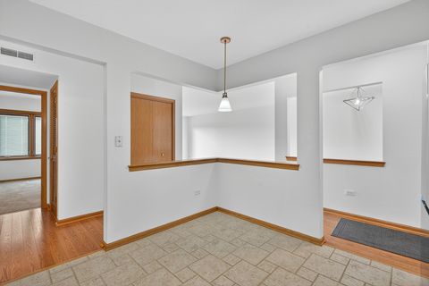 Tiny photo for 5360 N Lowell Avenue #502, Chicago, IL 60630 (MLS # 12481139)