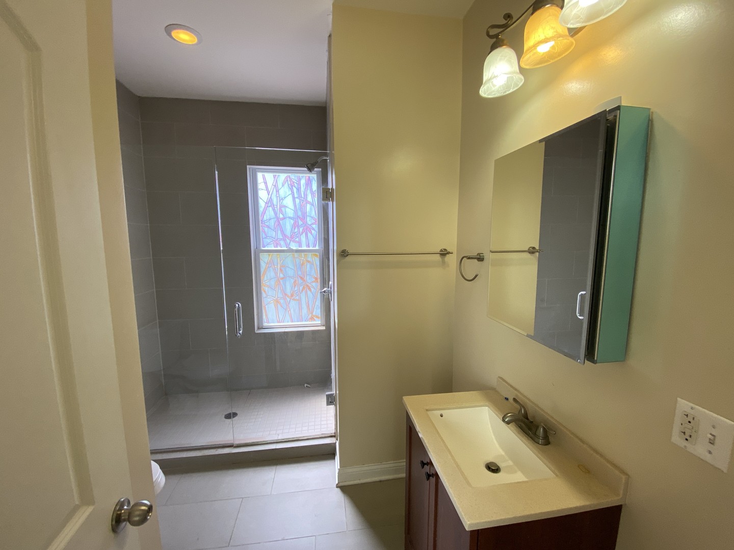 1536 W North Avenue 1S