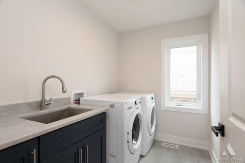 Tiny photo for 7610 W 60th Place, Summit, IL 60501 (MLS # 12695350)