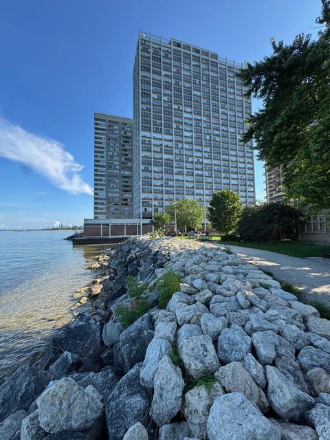 Tiny photo for 6171 N SHERIDAN Road #2809, Chicago, IL 60660 (MLS # 12480910)