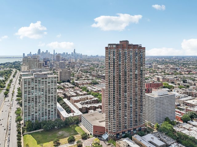3660 N Lake Shore Drive 3910