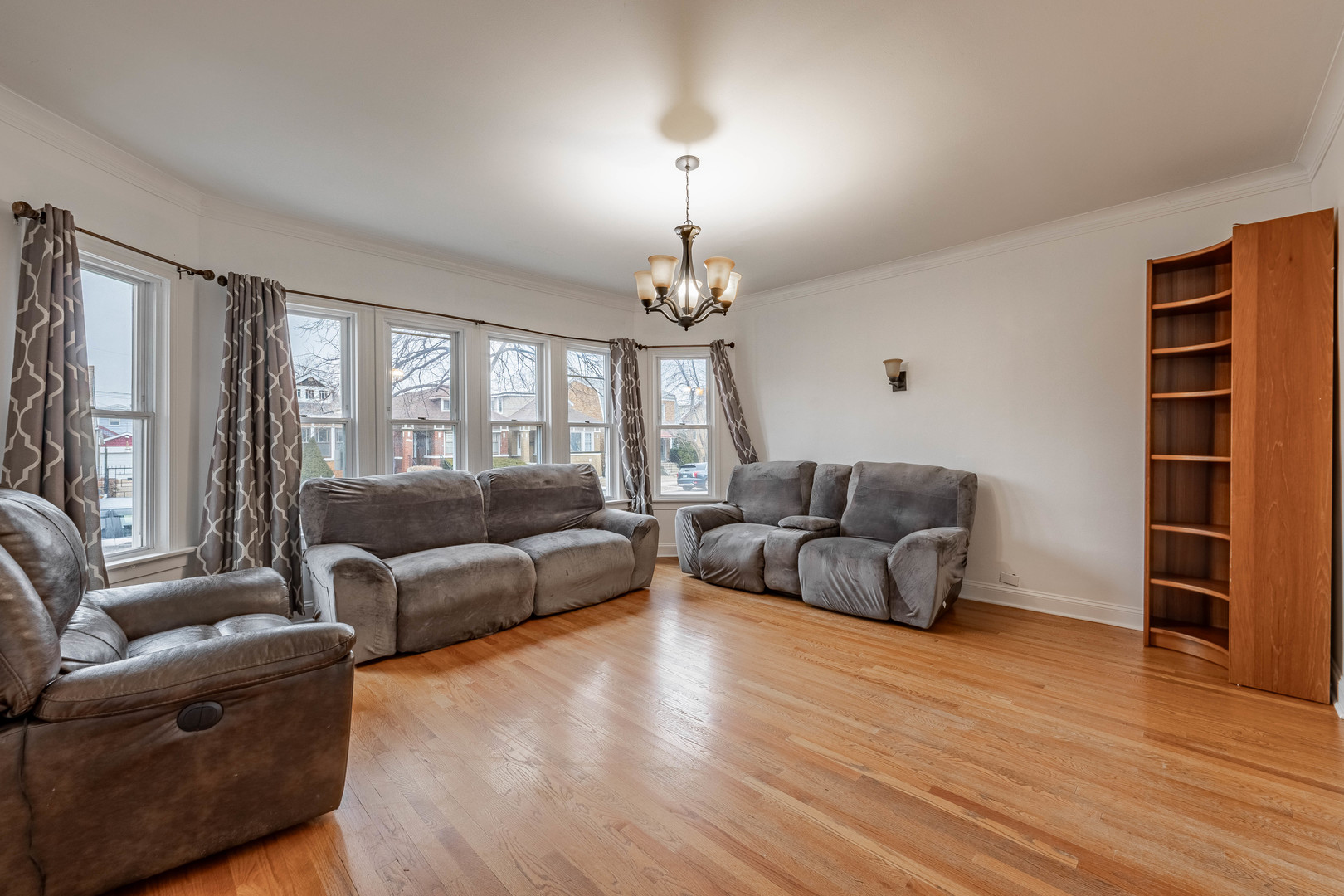 3827 W 64th Street