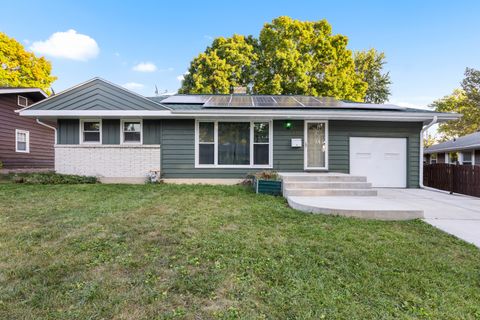 Photo of 336 KENILWORTH Drive, Rockford, IL 61108 (MLS # 12493125)