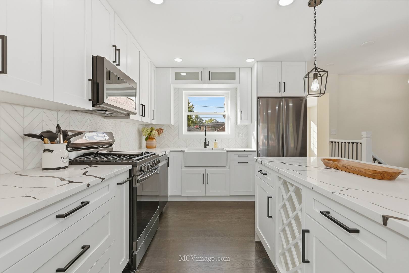 10132 S Turner Avenue