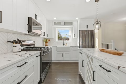 Tiny photo for 10132 S Turner Avenue, Evergreen Park, IL 60805 (MLS # 12563891)