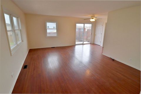 Tiny photo for 819 Mansfield Court, Schaumburg, IL 60194 (MLS # 12581976)