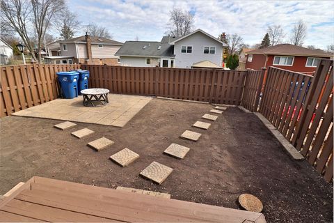 Tiny photo for 819 Mansfield Court, Schaumburg, IL 60194 (MLS # 12581976)