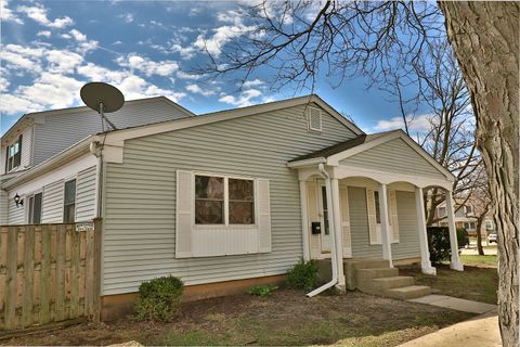 Tiny photo for 819 Mansfield Court, Schaumburg, IL 60194 (MLS # 12581976)