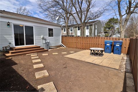 Tiny photo for 819 Mansfield Court, Schaumburg, IL 60194 (MLS # 12581976)