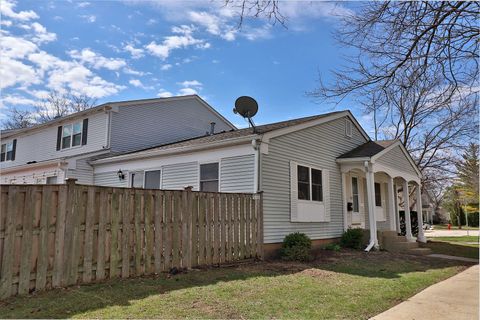 Tiny photo for 819 Mansfield Court, Schaumburg, IL 60194 (MLS # 12581976)